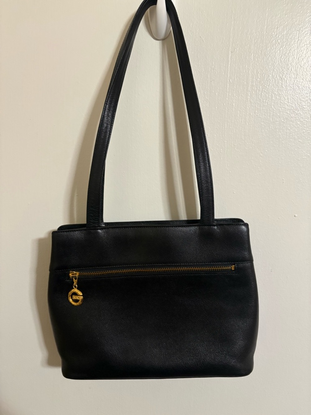 Givenchy Black Leather Shoulder Bag GUC